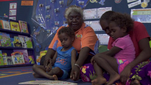 Jenny Manmurula, a teacher's assistant and speaker of five Aboriginal languages, introduces children to English